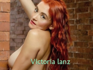 Victoria_lanz